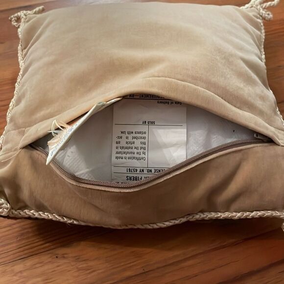 Katha Diddel Home Collection Animal Birthday Party Needlepoint Pillow 10x10 - Picture 4 of 8